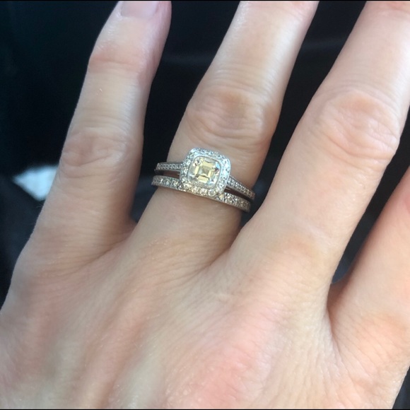 SOLD Tiffany Legacy Engagement Ring Diamond Platinum - Picture 7 of 7